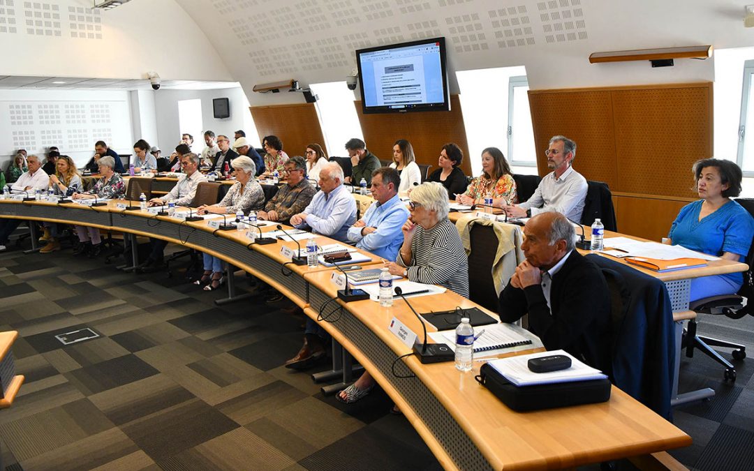 LES CONSEILLERS MUNICIPAUX DU GROUPE MAJORITAIRE