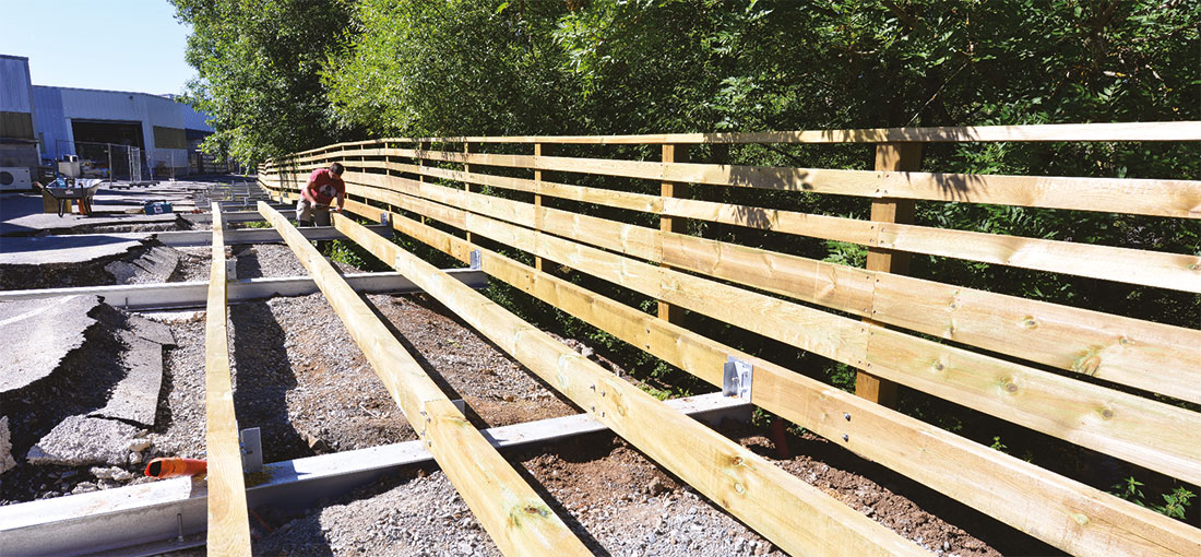 La nouvelle passerelle cyclable et piétonne sur les bords de la Jordanne.