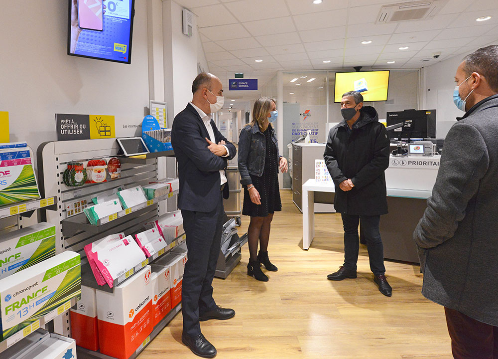 Visite du bureau de poste d’Aurillac Coeur de ville • Mairie d'Aurillac