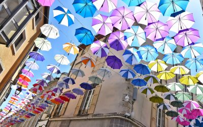 Les parapluies de l’été aurillacois