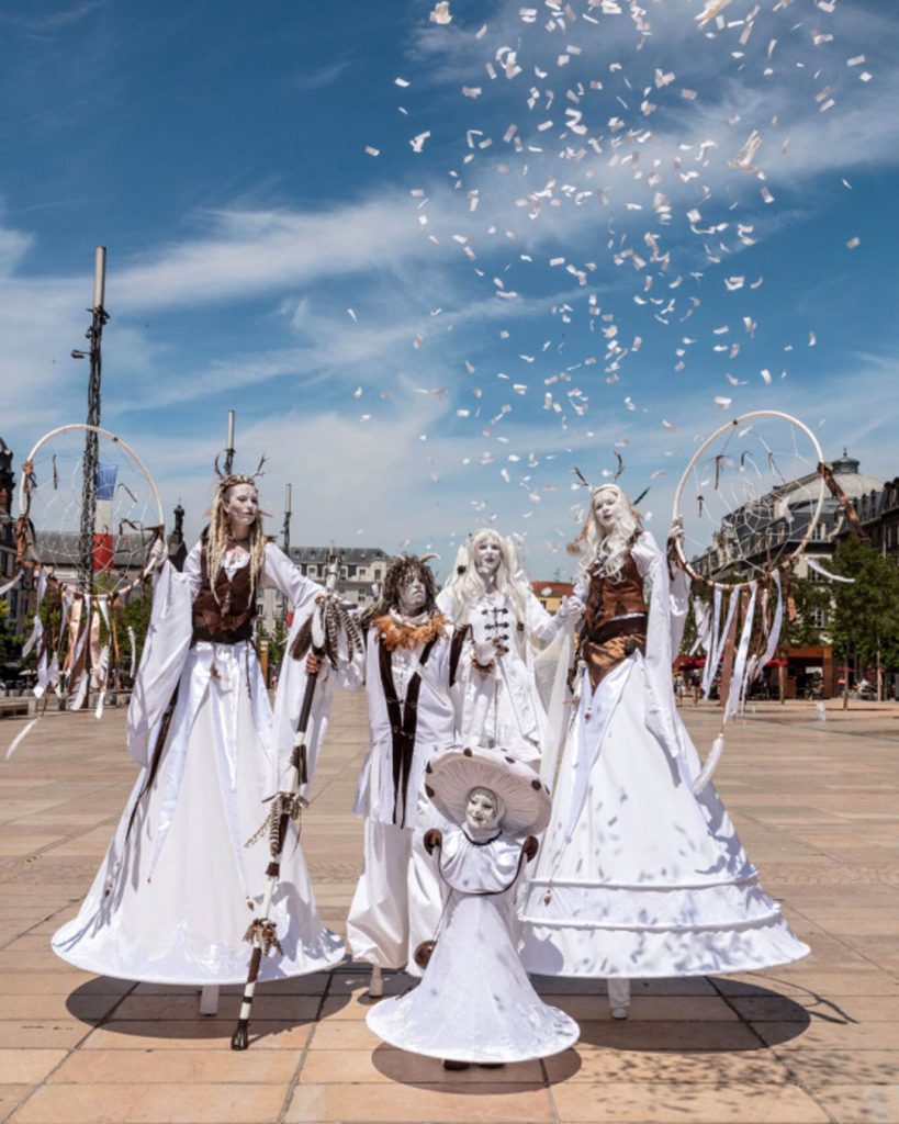 Spectacle déambulatoire « Bélériand» par la Cie Moriquendi.